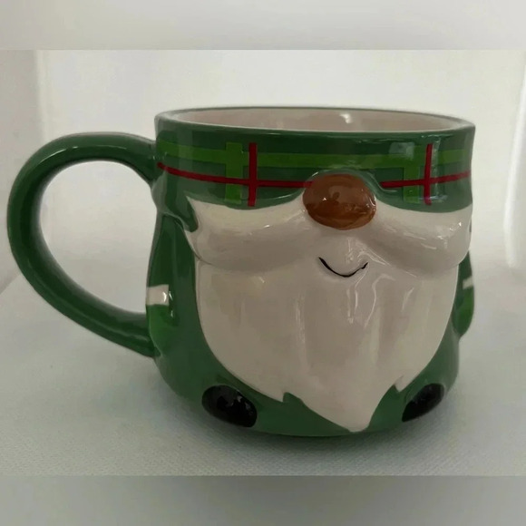 SET: 2- 3D Gnomes mugs. - Picture 7 of 12